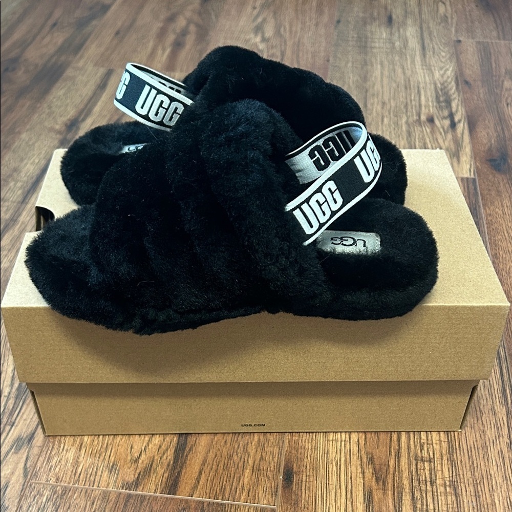 UGG Black Fuzzy Slippers/Slides - Picture 5 of 5